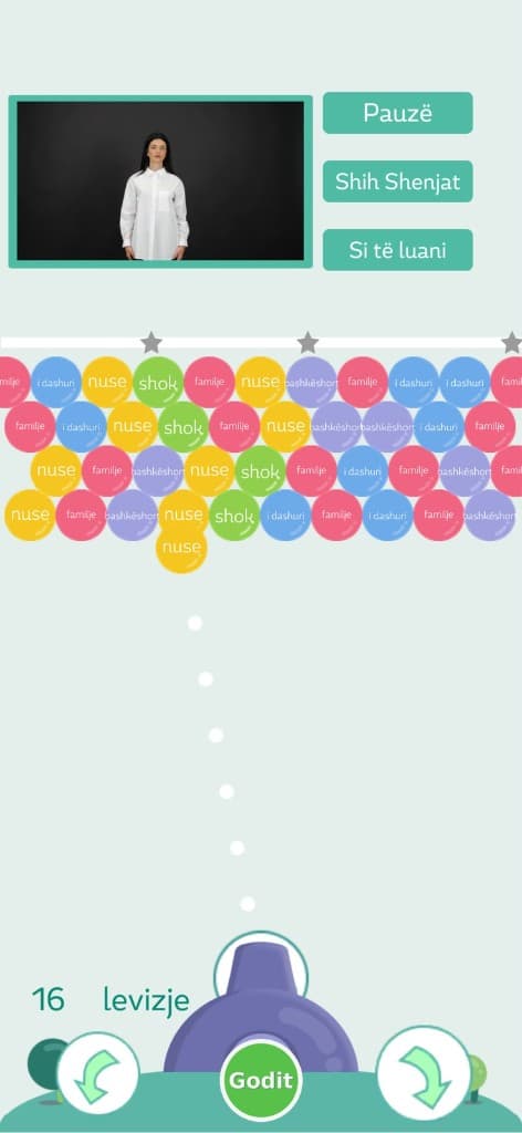Popsign gameplay with sign language video and word bubbles