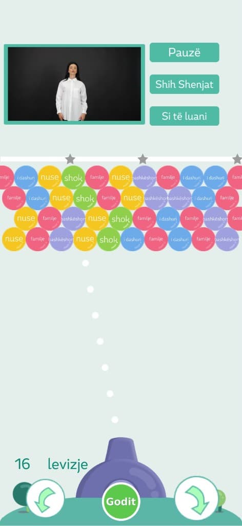 Popsign gameplay with moves remaining